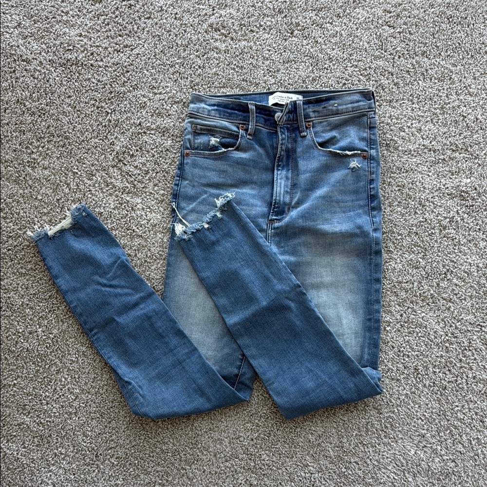 Abercrombie & Fitch Women's Light Blue Skinny Jeans
